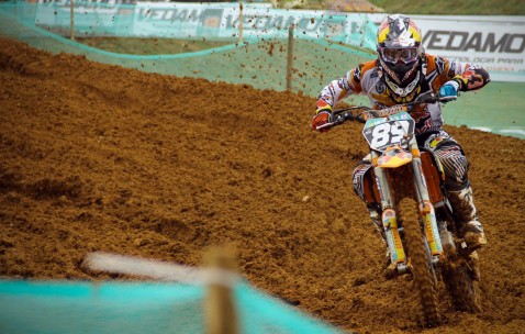 开云体育视频直播-紫金铁闸与死神的镰刀，当湖人封锁尼克斯，杜兰特在防守端锁死对手