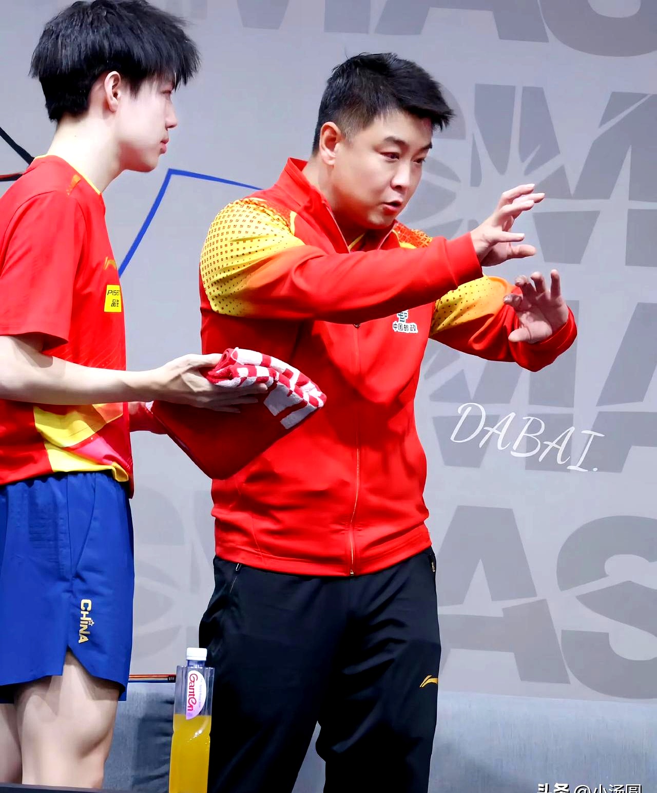 中国队险胜英格兰队，王皓统治全场