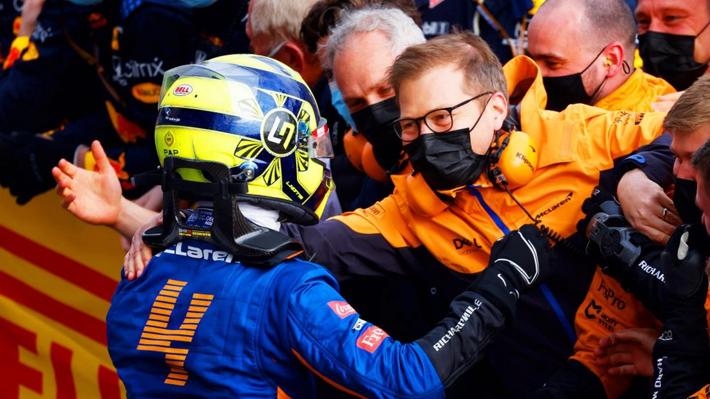 索伯车队险胜威廉姆斯，汉密尔顿刷新纪录