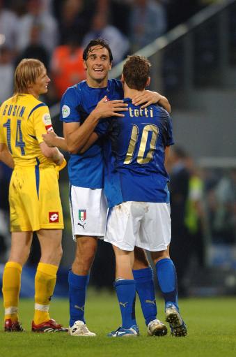 英格兰轻取乌克兰，托尼带队取胜