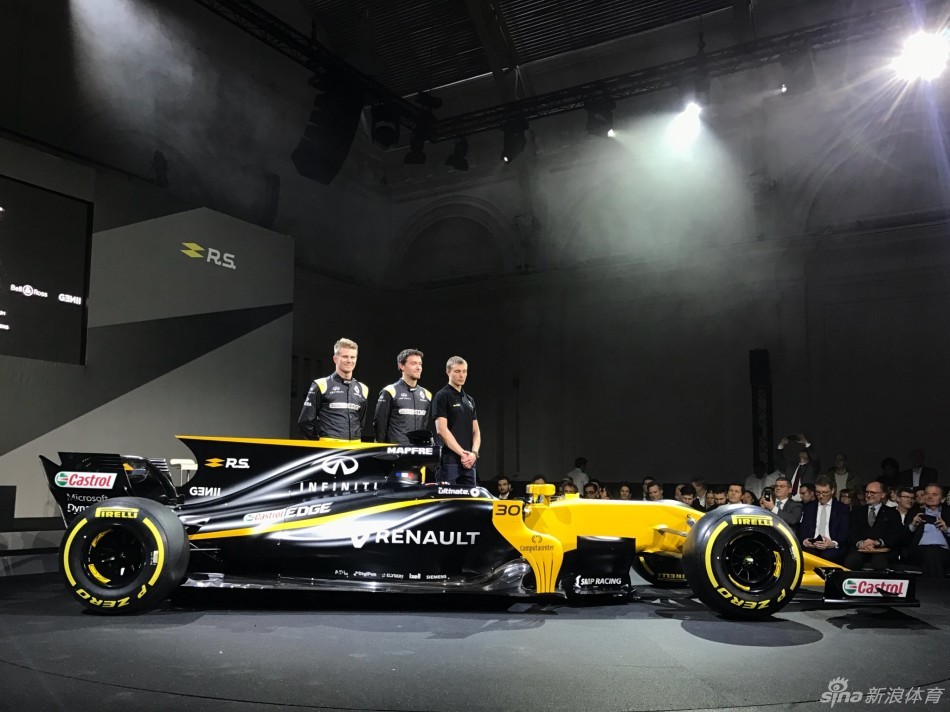 雷诺车队鏖战阿斯顿马丁,塞恩斯扛起全队 雷诺车队鏖战阿斯顿马丁,塞恩斯扛起全队