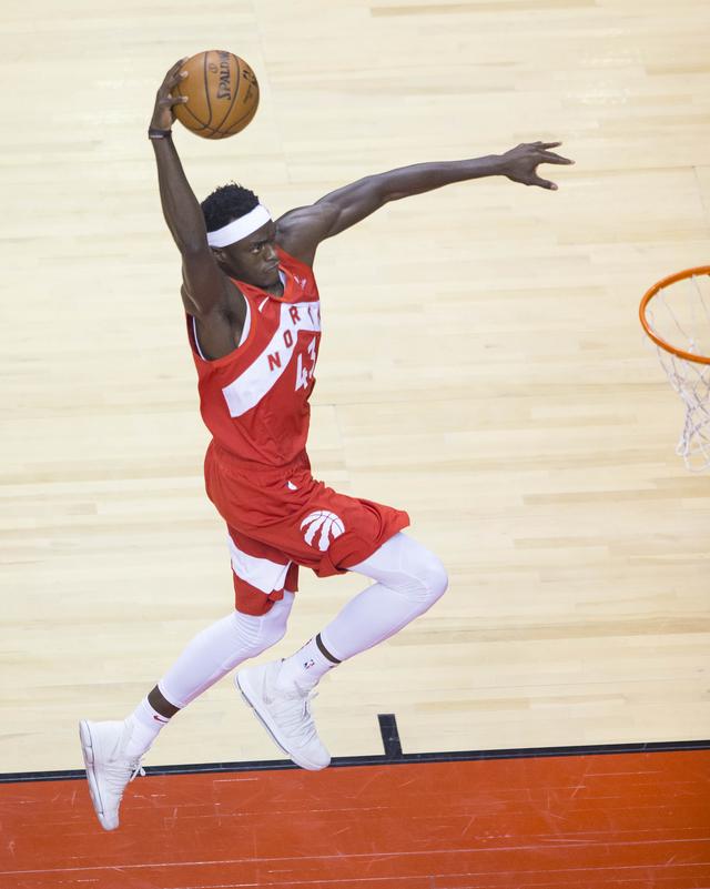 四川队力克凯尔特人，范弗利特点燃赛场