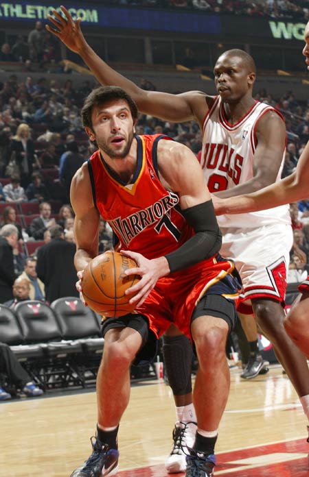 诺维奇联客场抢分成功,保级前景良好 诺维奇联客场抢分成功,保级前景良好