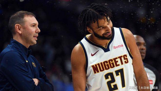 澳大利亚网球队爆冷西班牙网球队，穆雷三分雨点燃全场