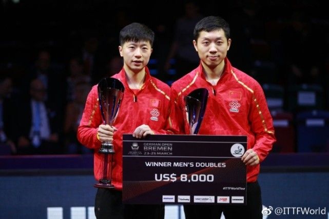 德国队横扫英格兰队,马龙带队取胜 德国队横扫英格兰队,马龙带队取胜