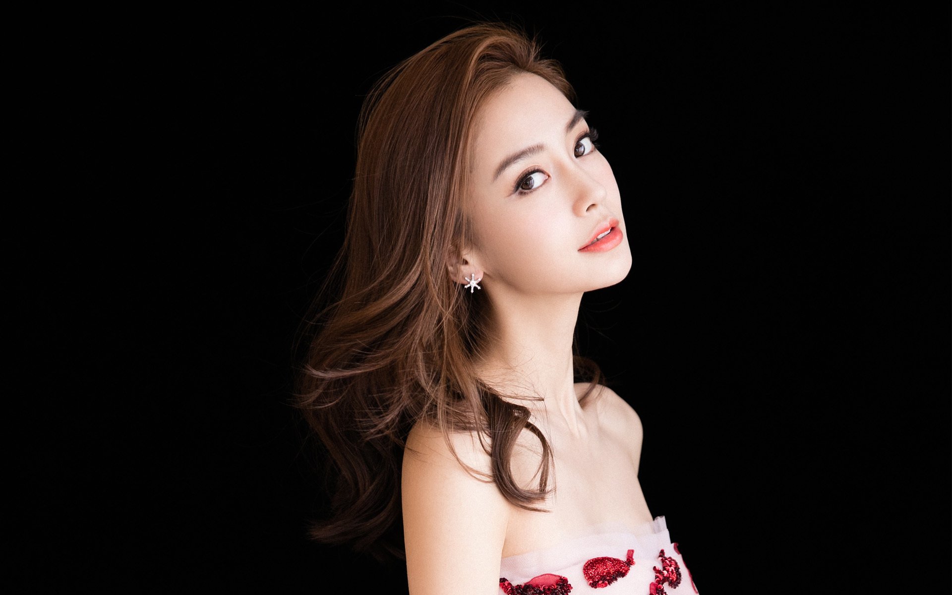 内马尔式统治力，当突尼斯遇上瑞士，一场非典型对决的战术启示