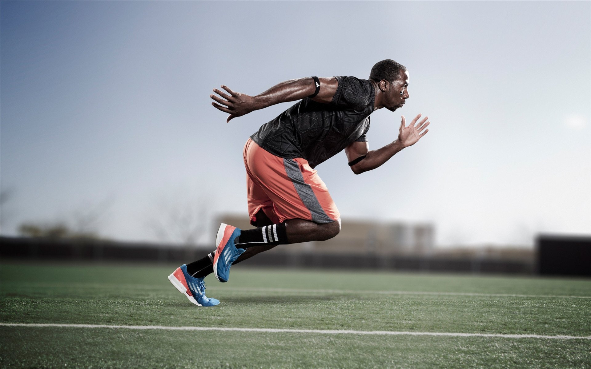 赛道上的唯一性，拉塞尔高光之夜与索伯的战术胜利