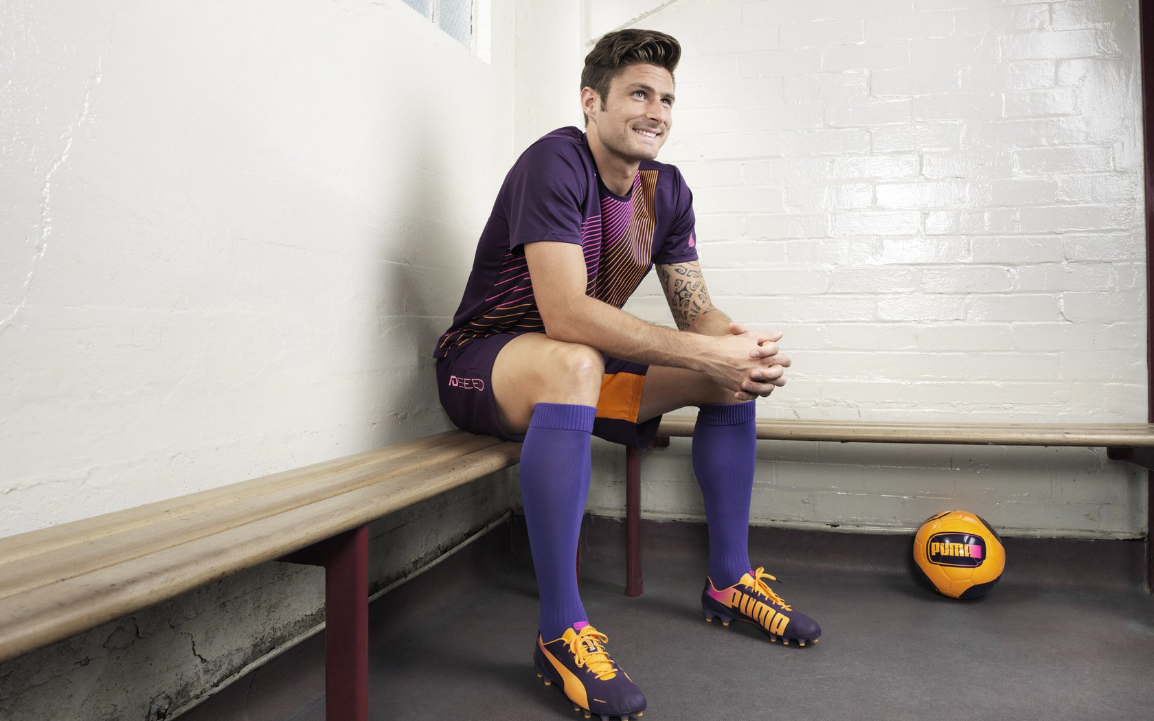 南美之虎的怒吼，当苏亚雷斯爆发遇上厄瓜多尔战术围剿，中国足球的唯一性困局